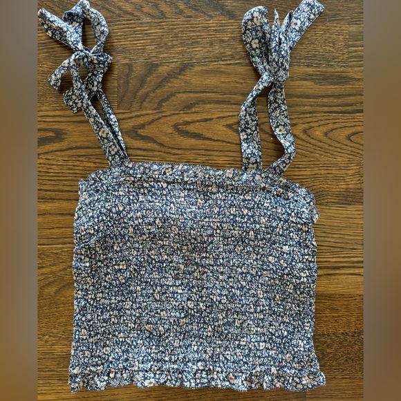 Abercrombie & Fitch Tops - Abercrombie & Fitch Women's Blue and White Crop Top - Size: S